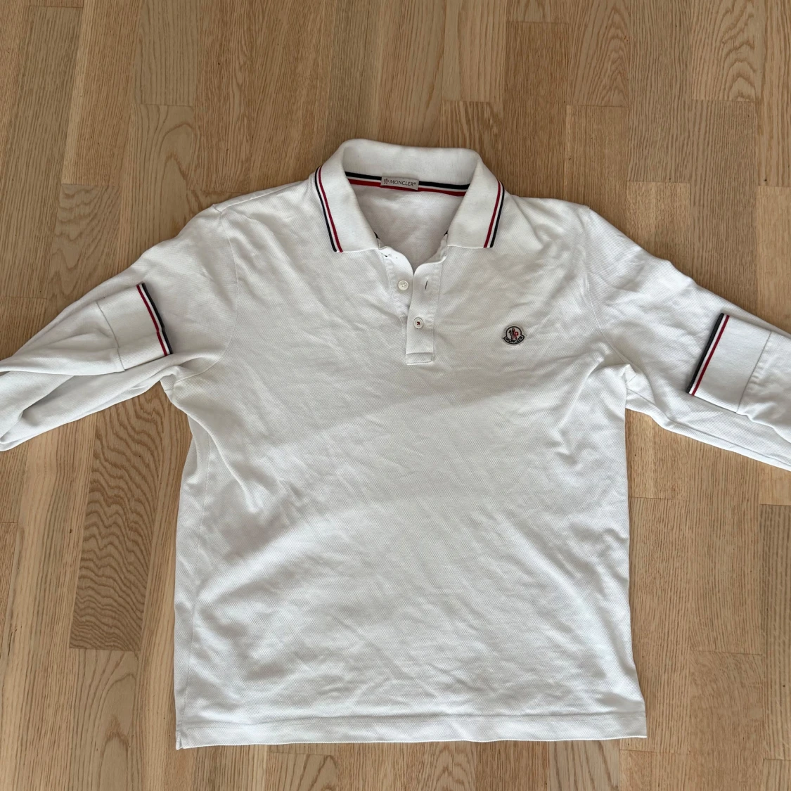 Vit långärmad pikétröja från Moncler - 1