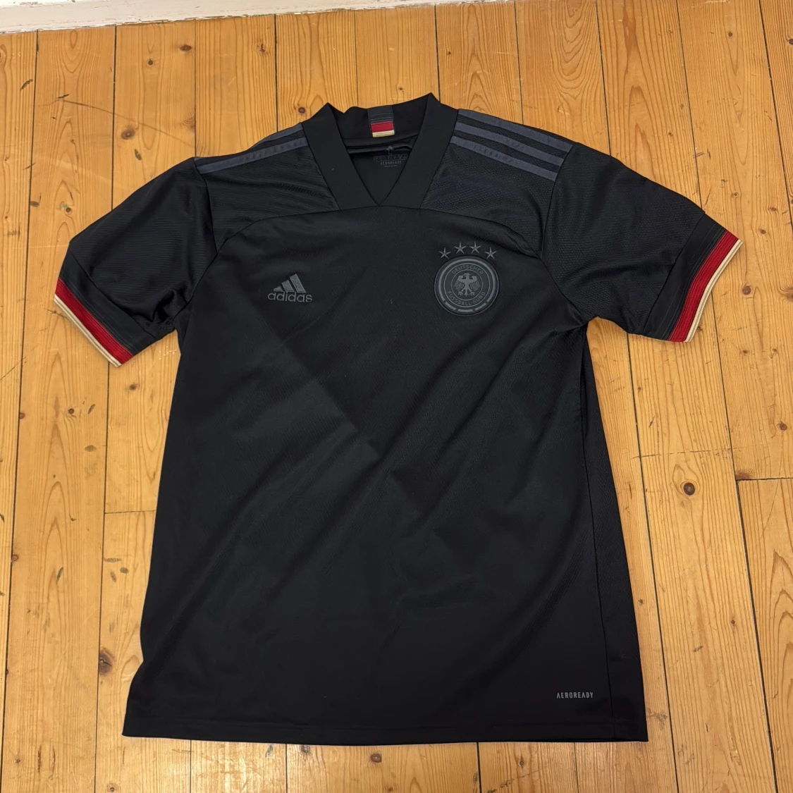 Svart Tyskland fotbollströja från Adidas