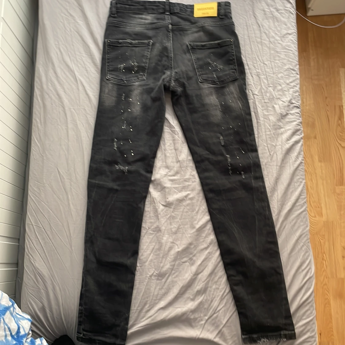 Svarta jeans från Dsquared2 med slitningar - 1