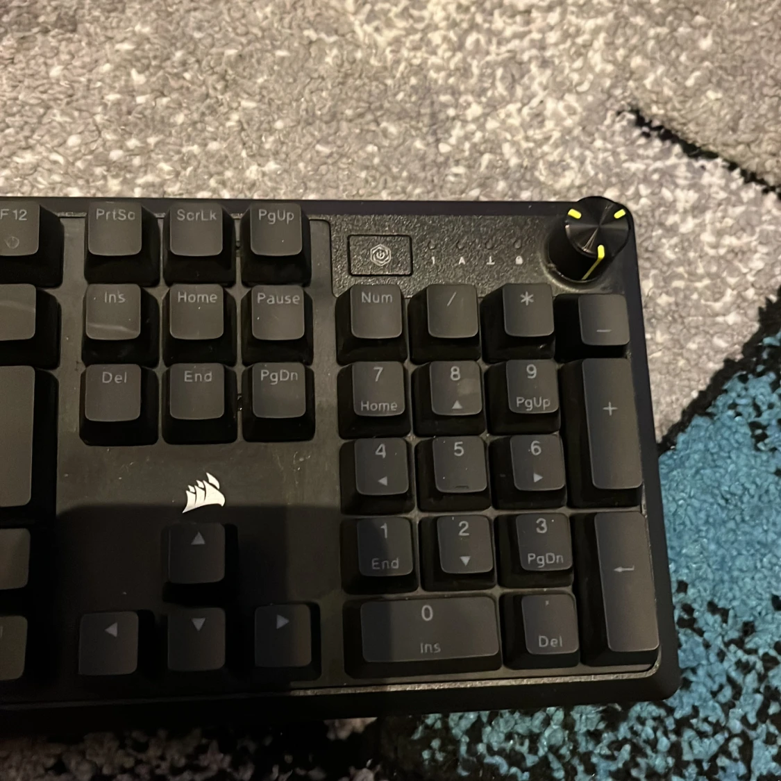 Pris kan sänkas!Corsair k70 core  mekaniskt tangentbord med volymratt - 3