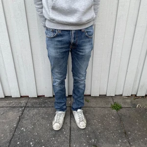 Nudie Jeans  - Nudie jeans - Modell: Tape Ted - Storlek: W31/L32 - skick: 9/10 - Nypris runt 2000kr 