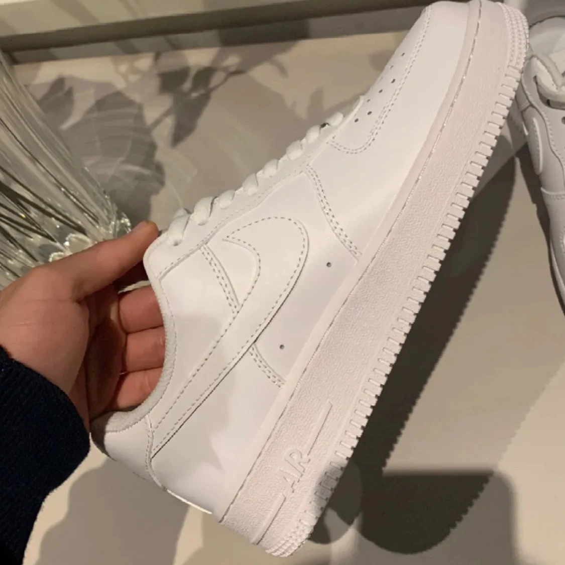 AF1 - 1
