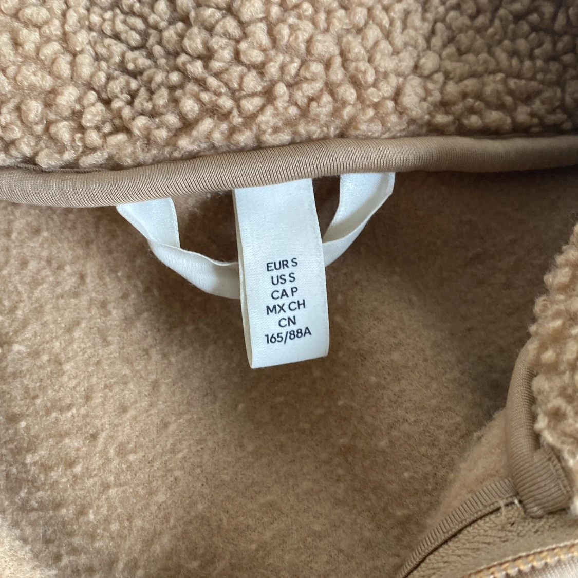 Beige teddyjacka med dragkedja - 2