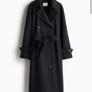 Hm trenchcoat - Slutsåld i hemsidan. Köpt för 599, prislapp kvar och endast testad. 