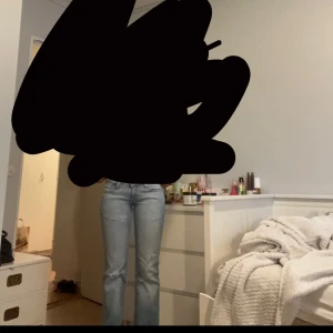 Ljusblå jeans - Snygga ljusblå bootcut jeans. nypris 800kr pris kan diskuteras❤️