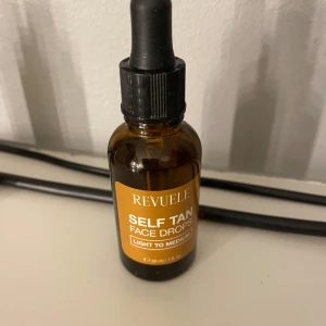 Revuele Self Tan Face Drops - tagit några droppar men nästan full 