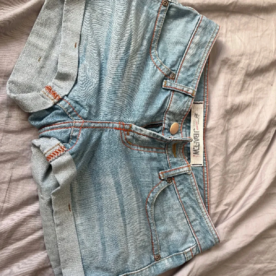 Ljusblå jeansshorts från Denim