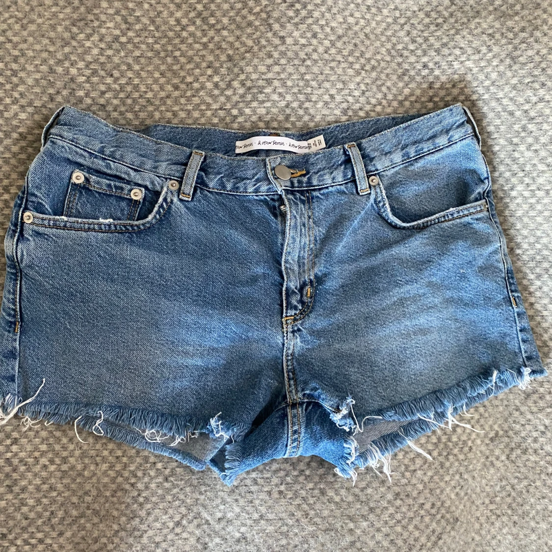 Blå jeansshorts från & Other Stories - 1