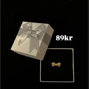 Guldig rosett ring  - 22kr frakt 💓