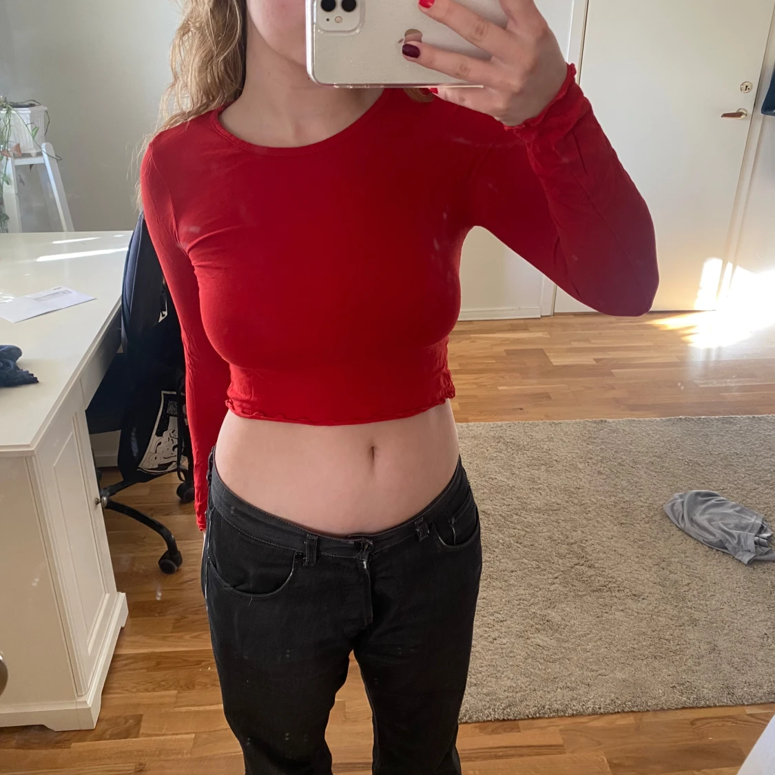 Röd croppad topp från Divided