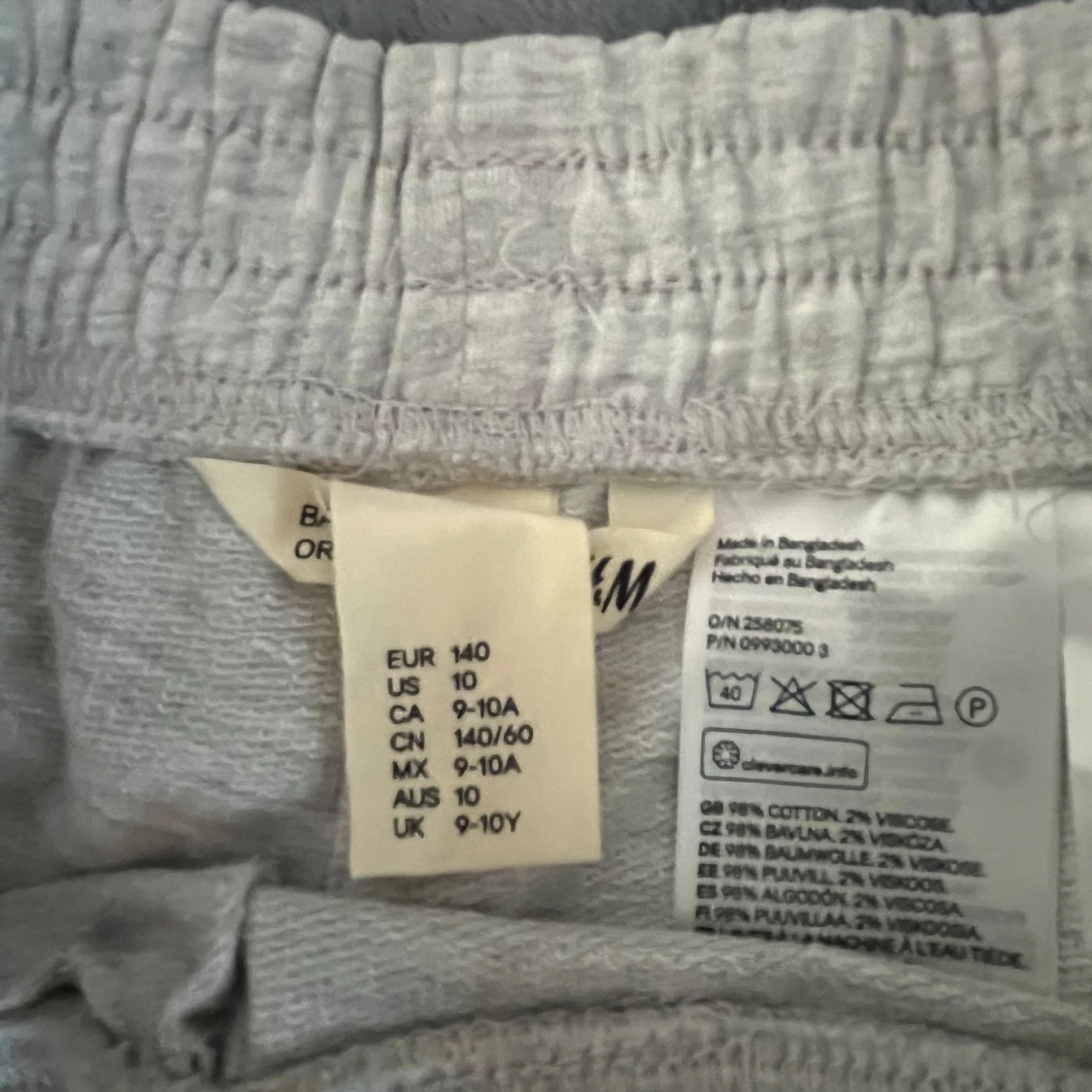 Grå shorts från H&M - 2