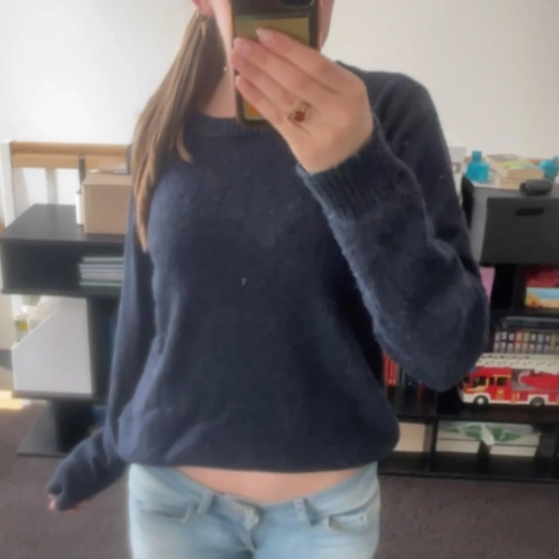 Mörkblå stickad tröja från Vila