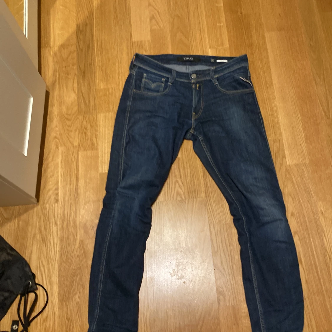 Mörkblå jeans från Replay