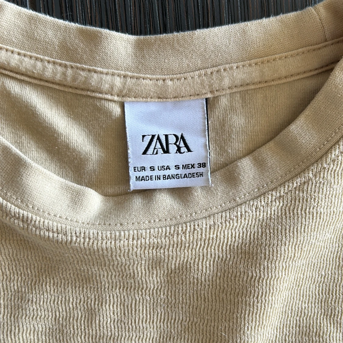 Beige t-shirt från Zara - 2