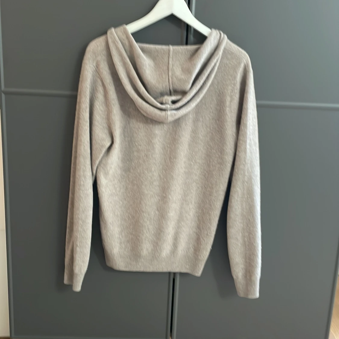 Beige hoodie från John Henric - 1