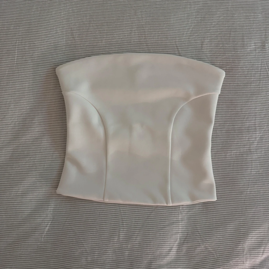 Vit axelbandslös tubtopp - 1