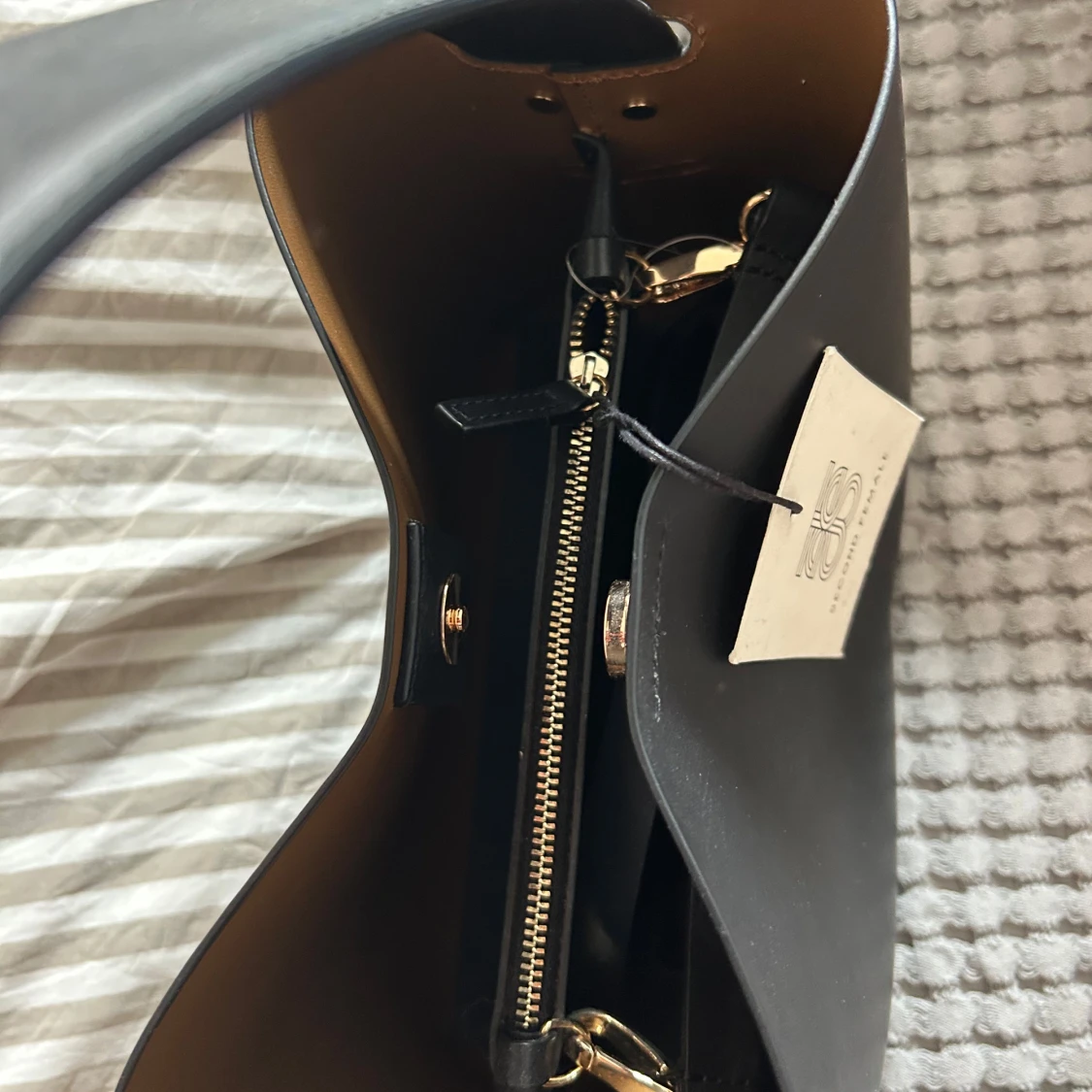 Svart handväska från Second Female - 1