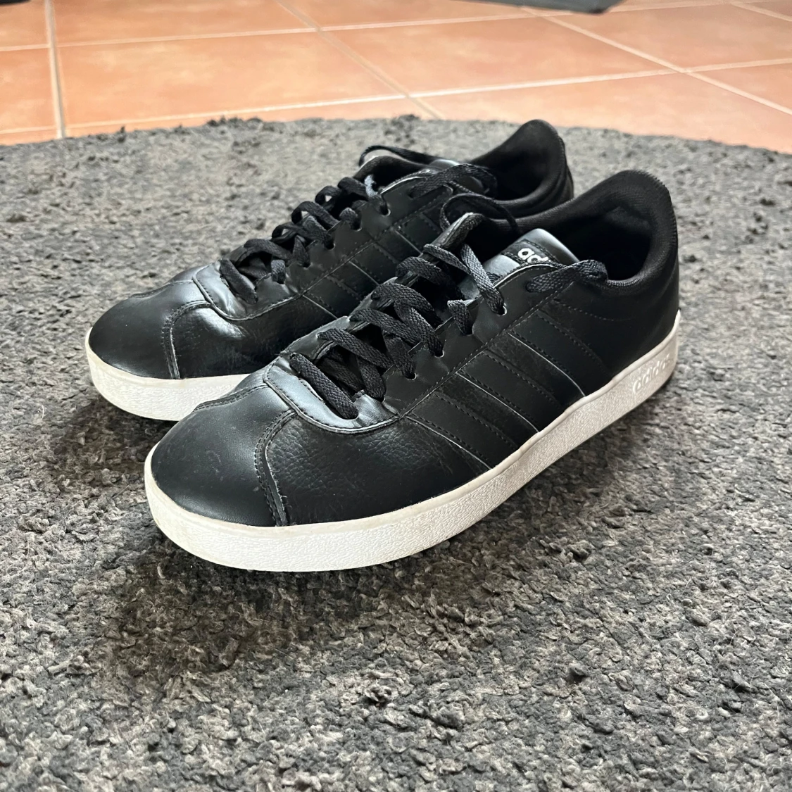 Svarta sneakers från Adidas