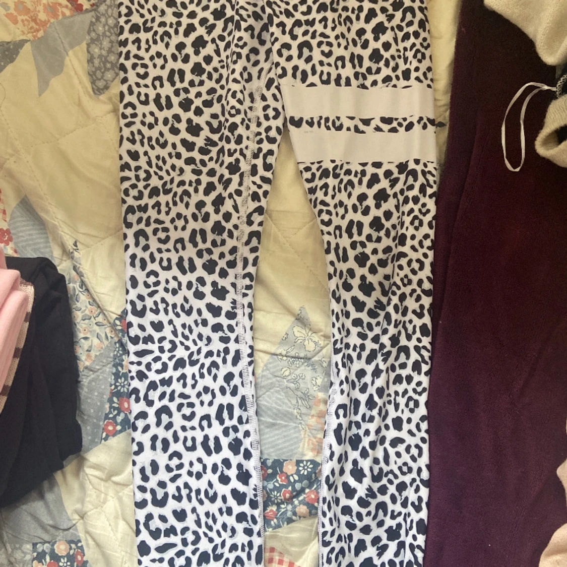 Leopardmönstrade leggings från Stronger