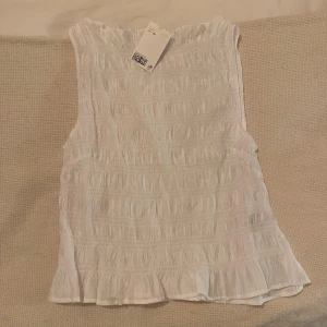 Fin topp - Säljer denna fina topp som är helt ny