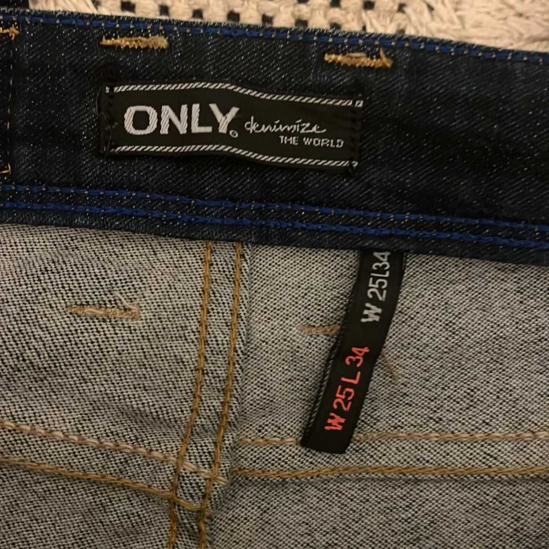 Mörkblå jeans från ONLY W25 L34 - 3