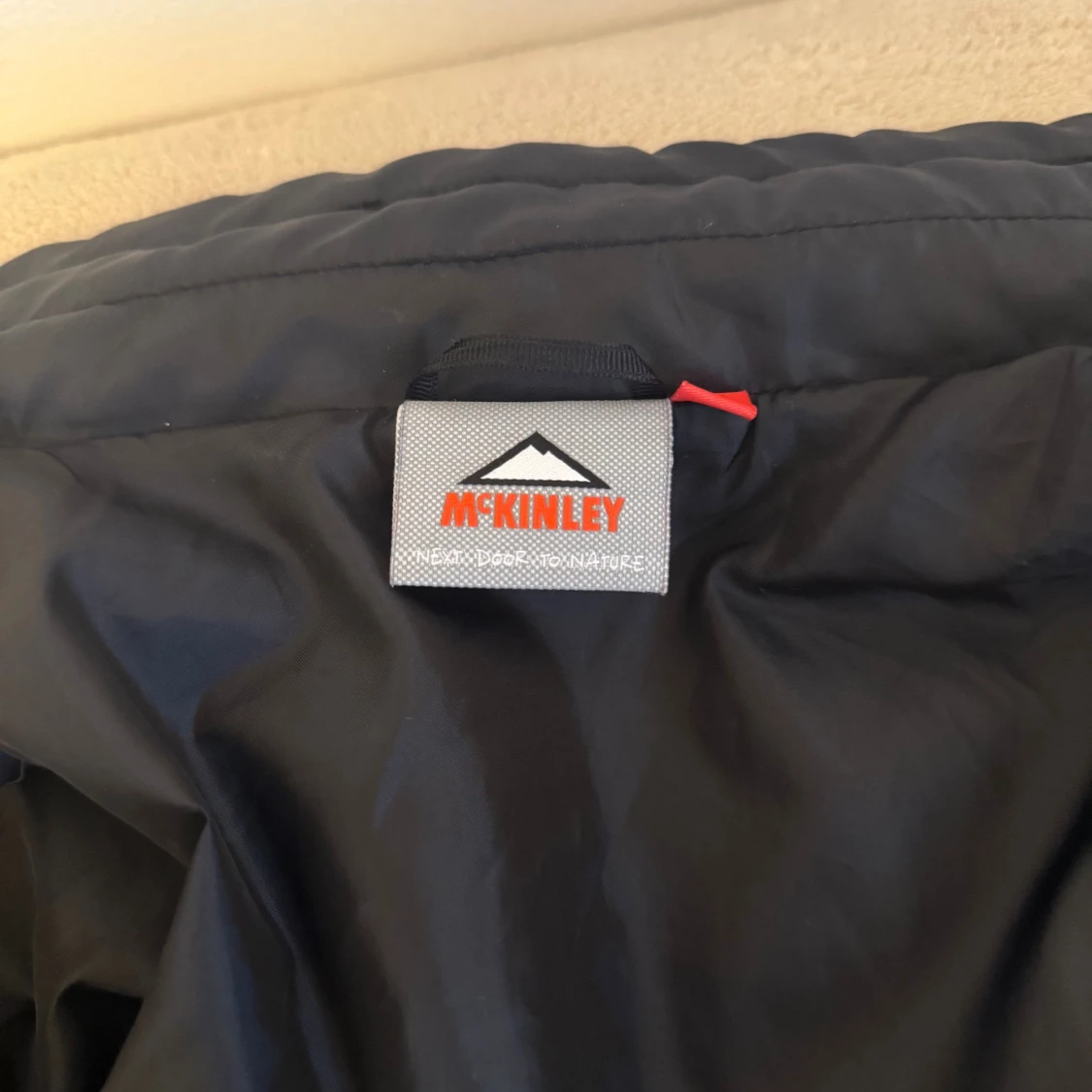 Svart pufferjacka från McKinley - 2