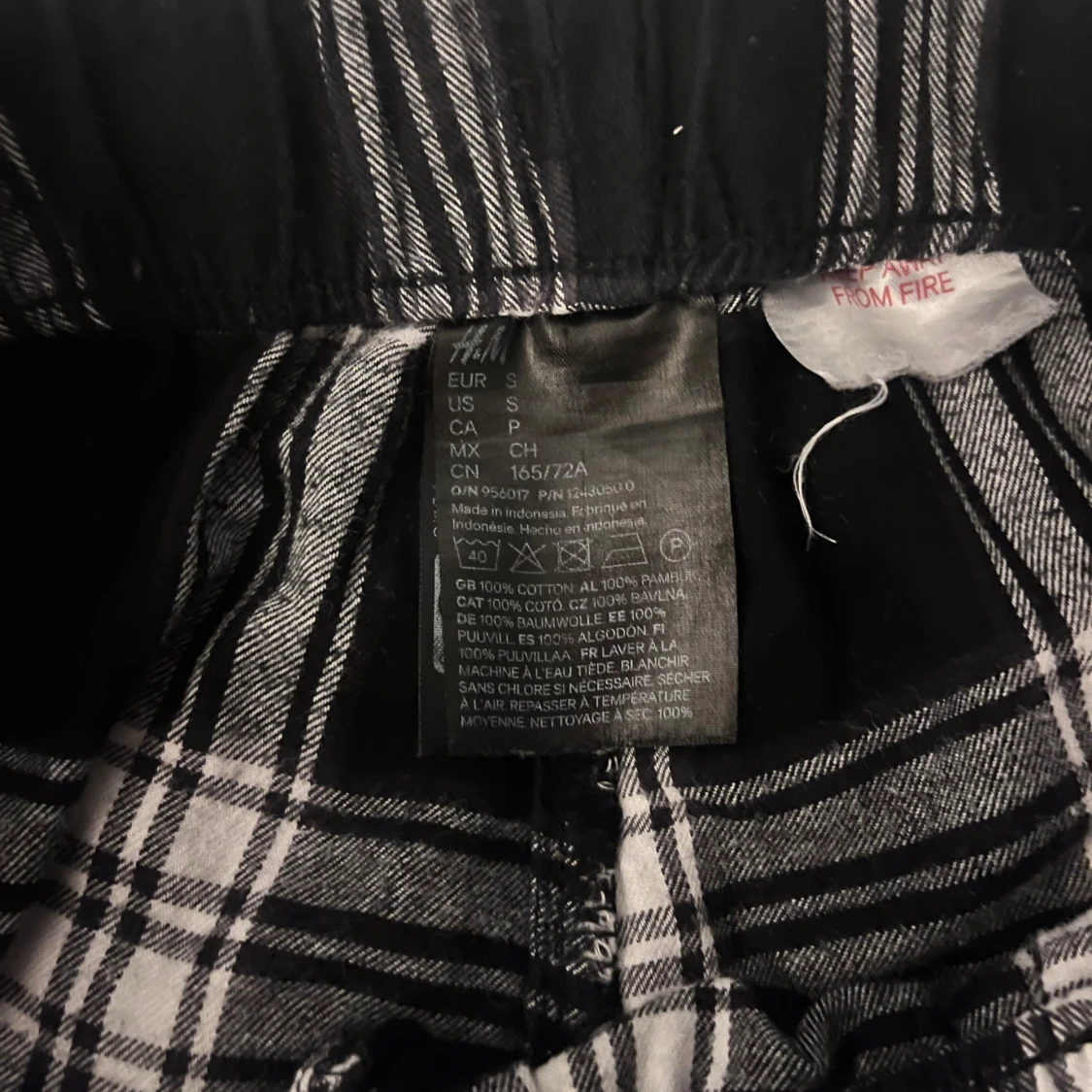 Svarta rutiga pyjamasbyxor från  H&M - 3