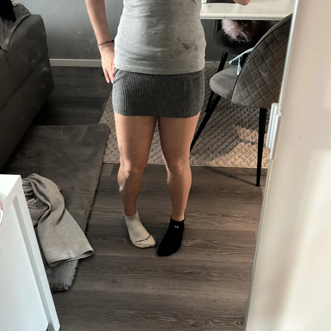 Grå ribbad minikjol - 1