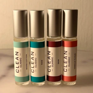 Clean Classic parfymset, 4 st - Fyra fräscha Clean Classic-parfymer: Warm Cotton, Rain, Skin och Vanilla Cloud. Endast testade en gång. Nyinköpta och i princip helt nya! 