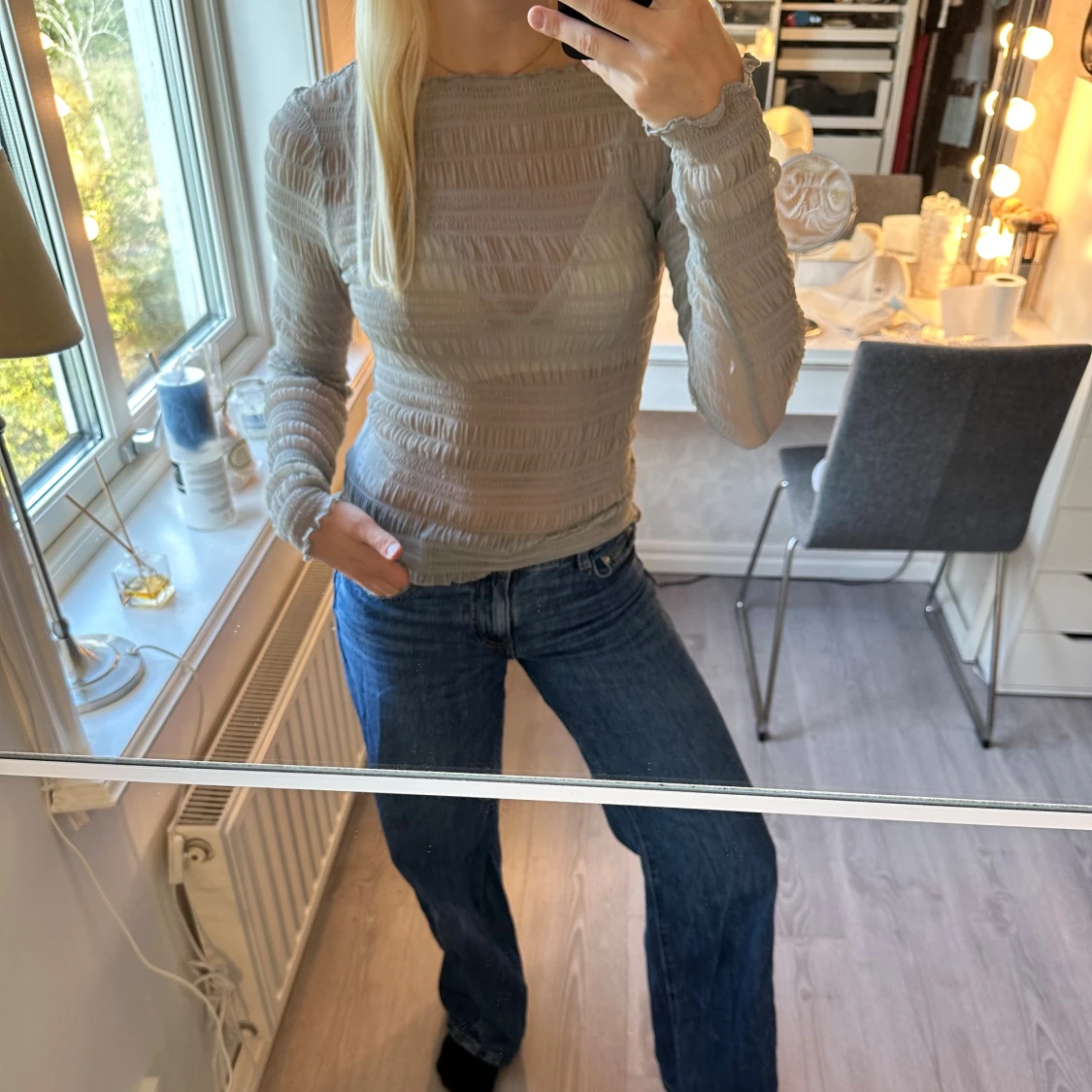 grön/greige meshblus med struktur från Gina Tricot - 1