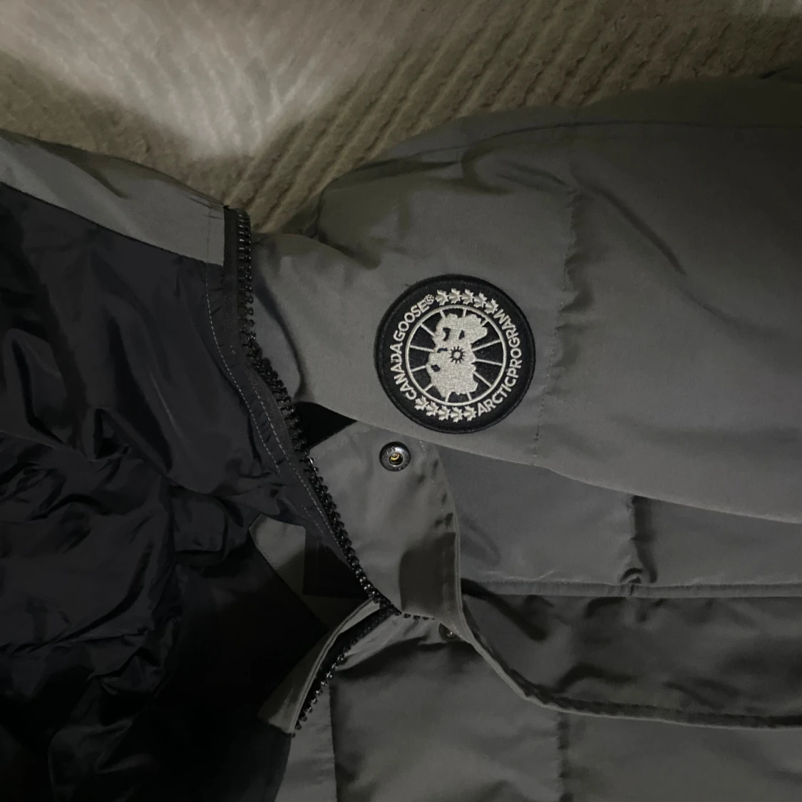 Grå dunjacka från Canada Goose - 1