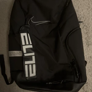 Nike elite väska  - En riktigt snygg väska 