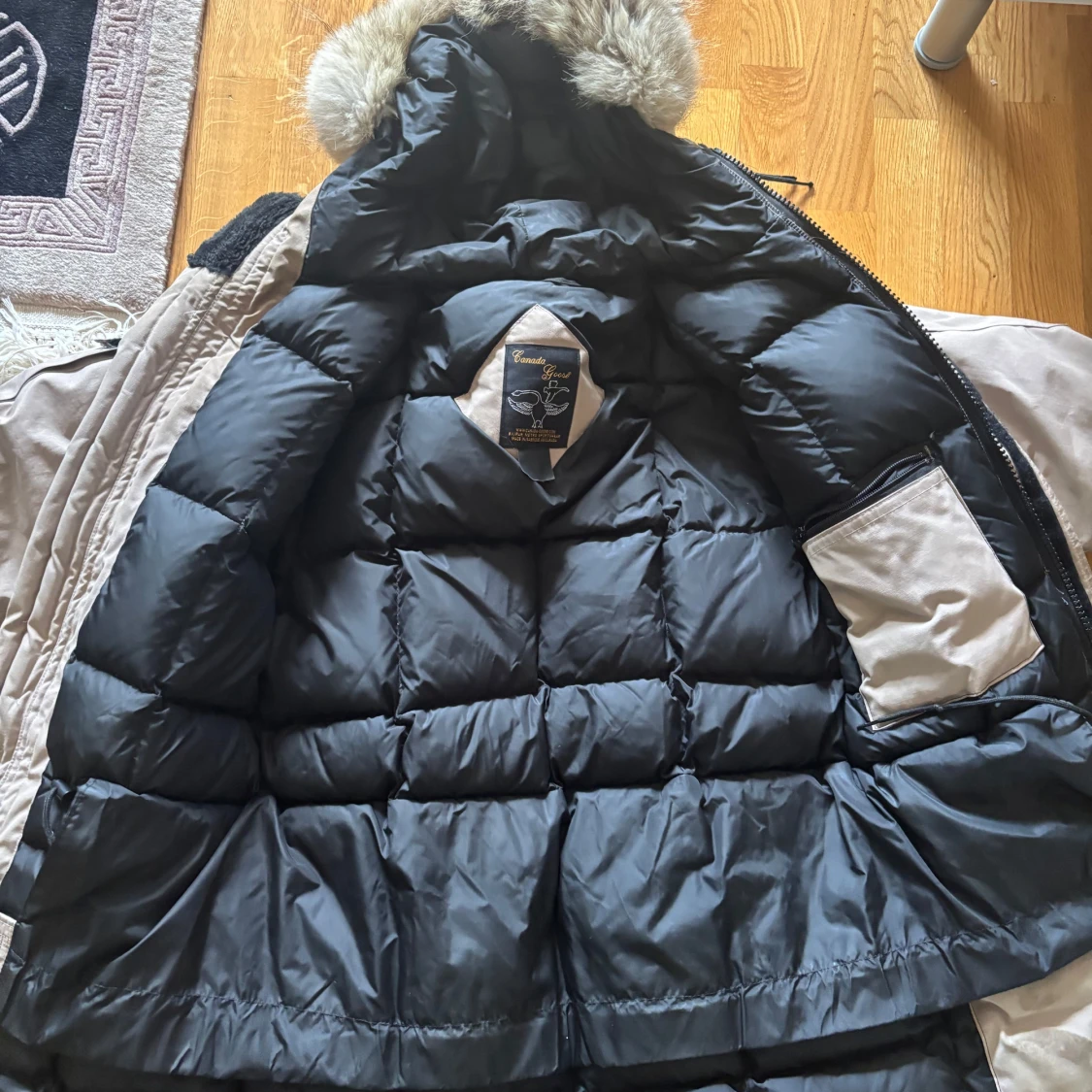 Beige dunjacka från Canada Goose - 3