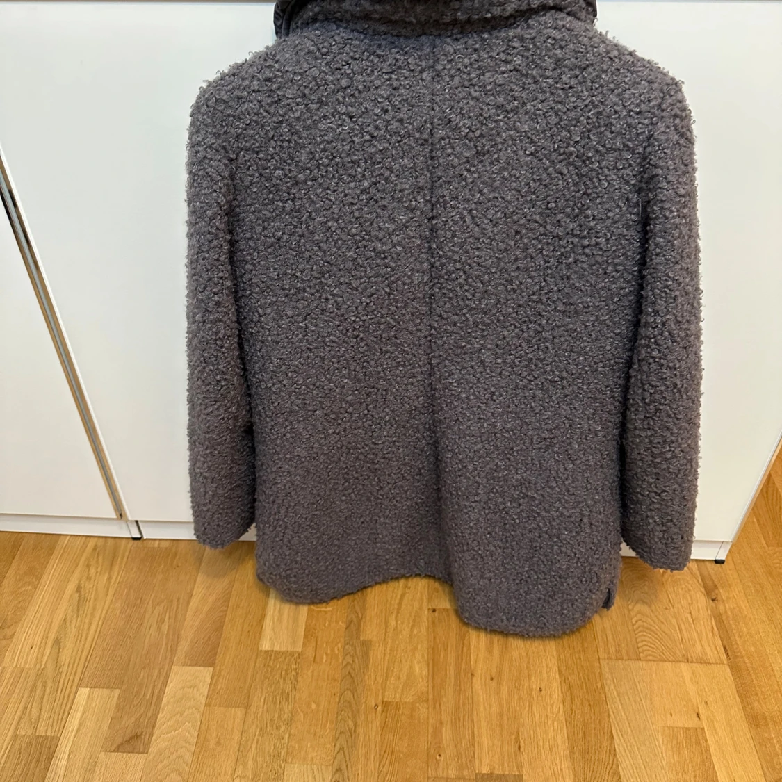 Grå teddyjacka med stor krage - 1