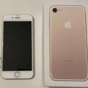 iPhone 7 - Snygg iPhone 7 i roséguld,  inga repor eller sprickor. Baksidan och kanterna är välbevarade. Perfekt för dig som vill ha en pålitlig och stilren mobil med Touch ID och bra kamera. 