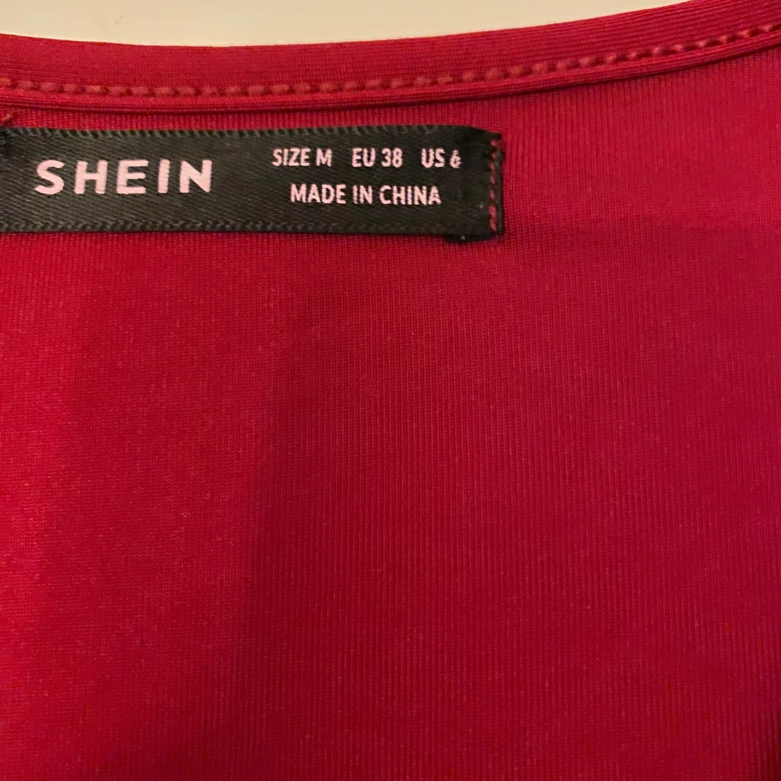 Röd omlottklänning med snörning från Shein - 4