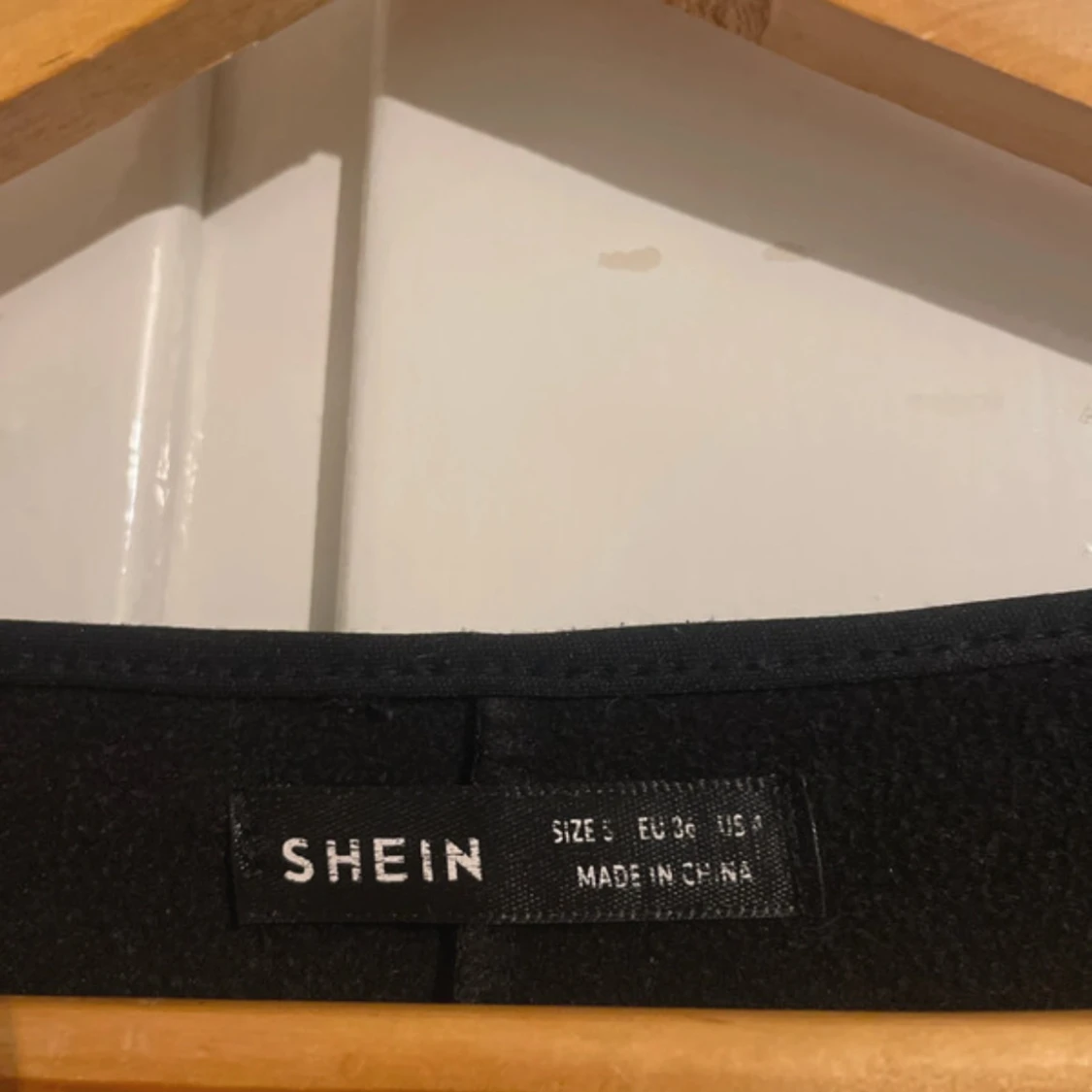 Svart långärmad klänning från SHEIN - 4