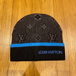 Louis Vuitton mössa beanie  - Helt ny.                                                                Skriv privat vid fler frågor.