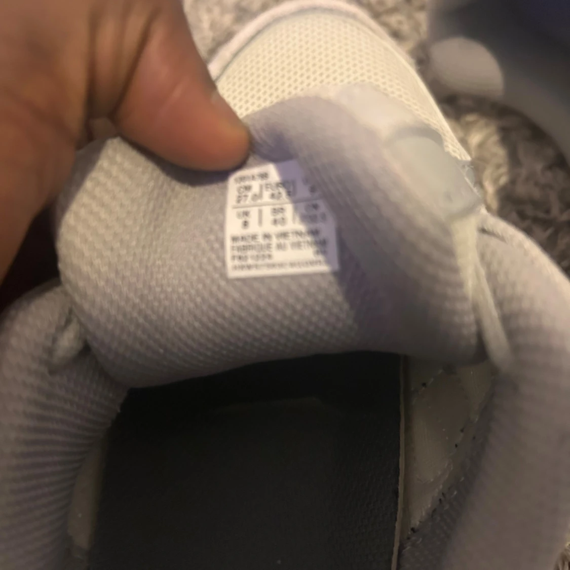 Grå ASICS sneakers med mesh och skinn - 3