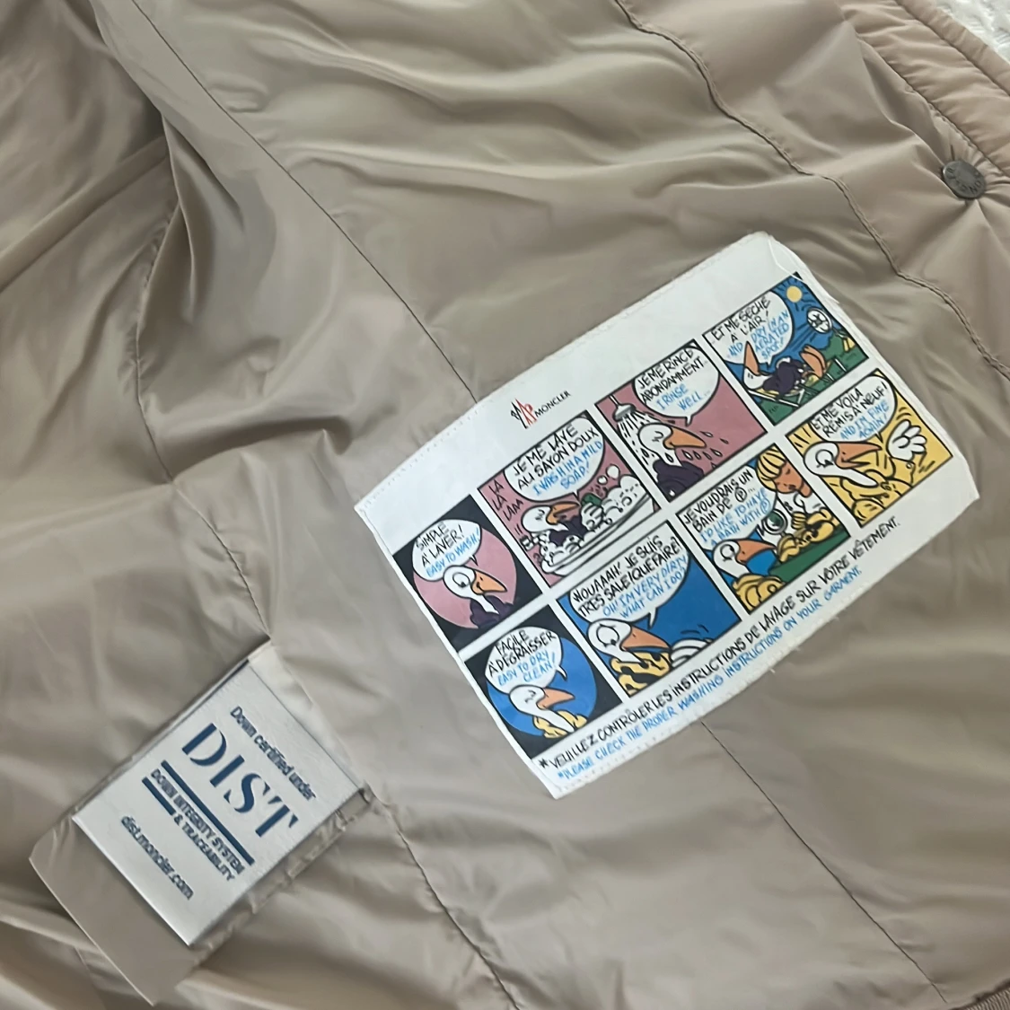 Beige Moncler dunjacka med huva - 4