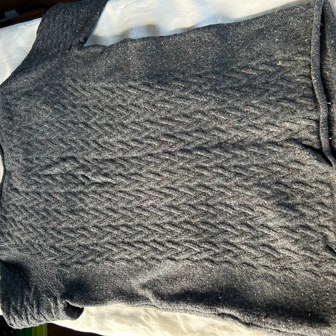 Grå stickad tröja från Newhouse - 1