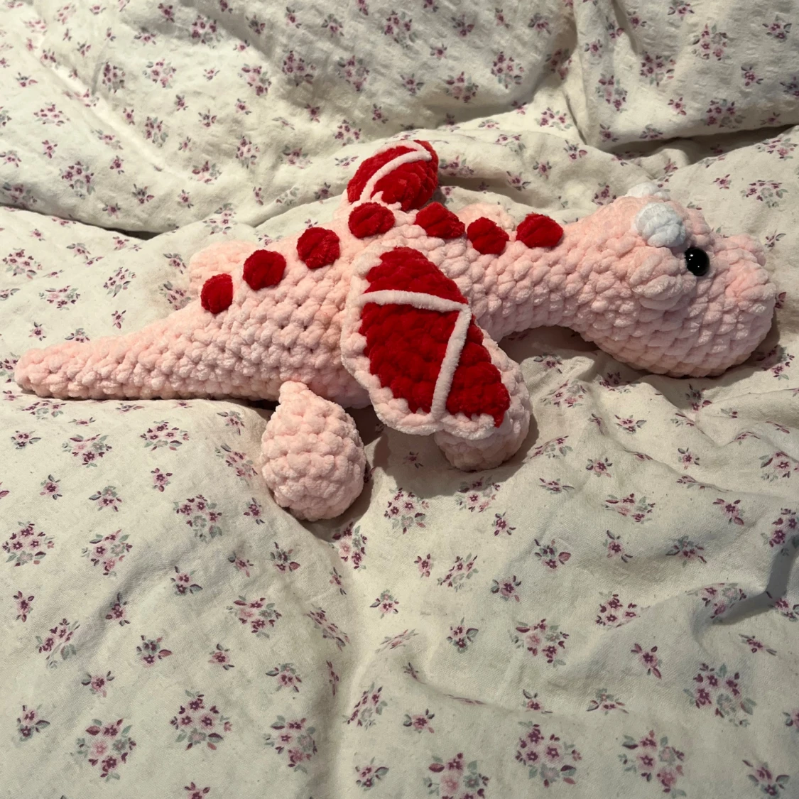 Virkad rosa och röd drake  - 2