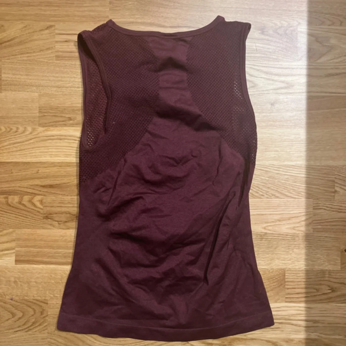 Vinrött träningslinne - 1