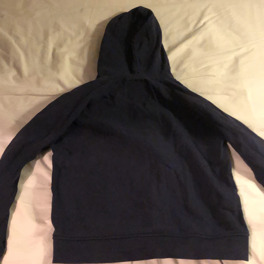 Mörkblå hoodie från 157 med dragkedja - 1