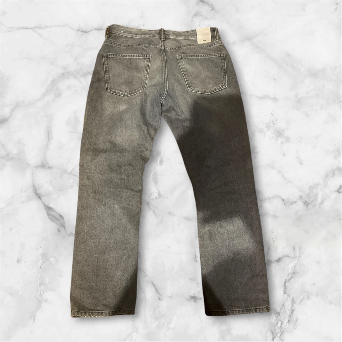 Grå jeans från Zara, straight fit - 1