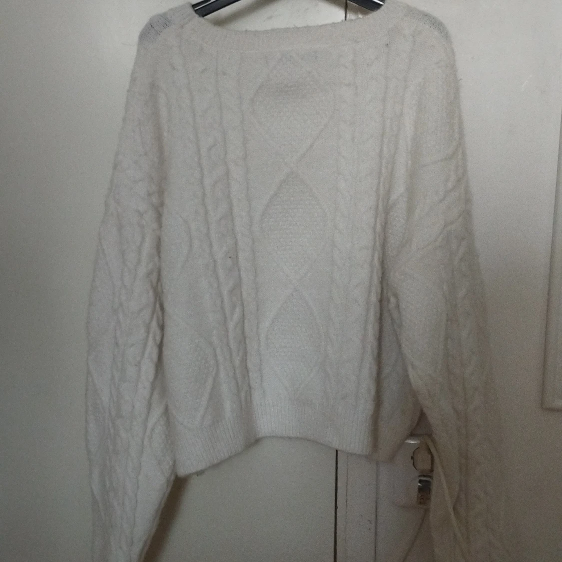 Vit stickad tröja från BikBok XL - 1