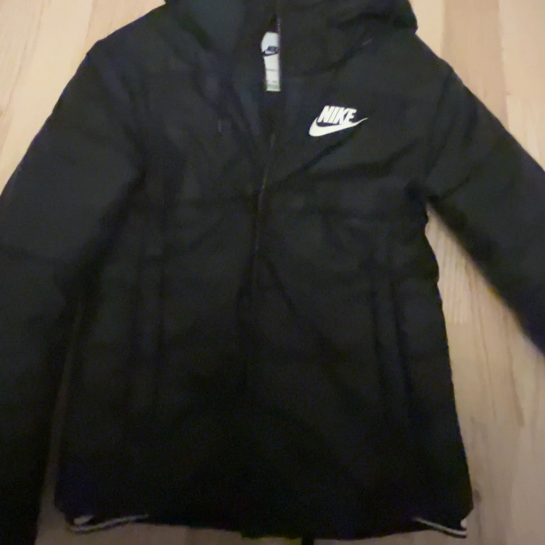 Svart pufferjacka från Nike - 2