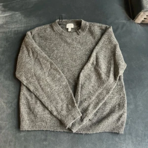 stickad tröja  - Från hm i strl xs 