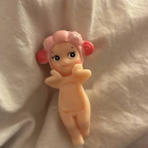 Sonny angel - En sonny angel vet ej om fejk men väldigt gullig fick två så säljer en 