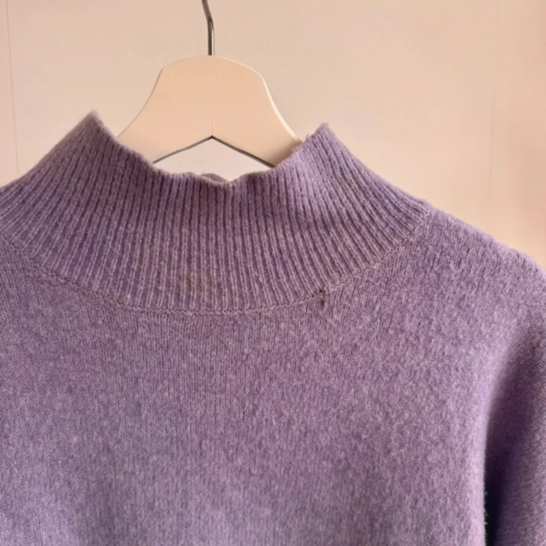 Lila stickad tröja - 1